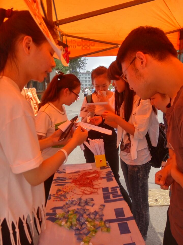同学们积极参与互动