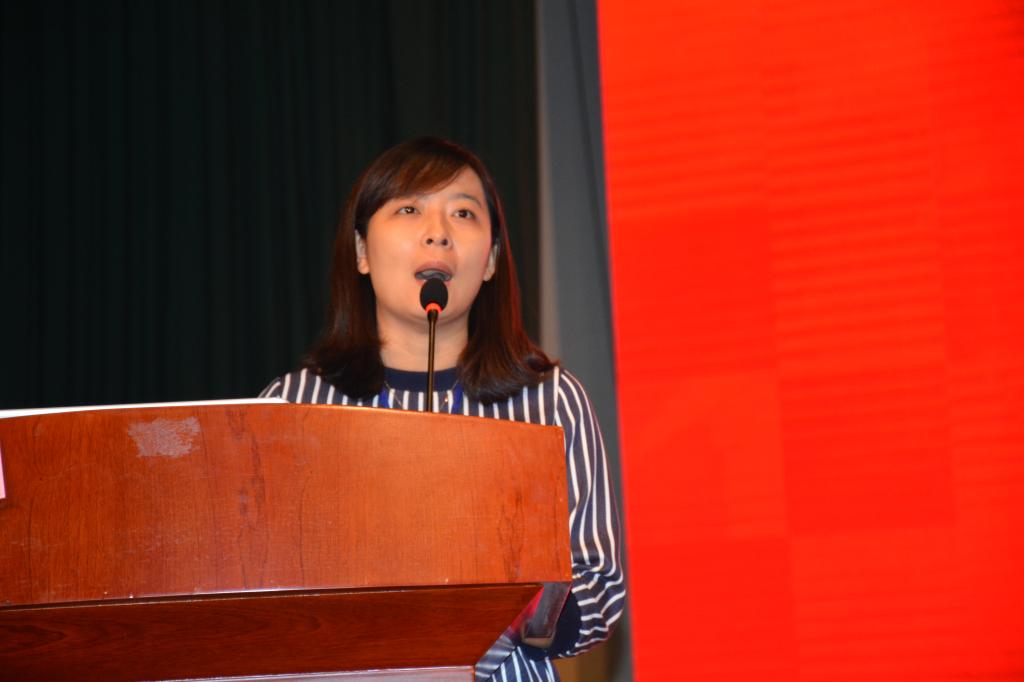 老师作总结汇报
